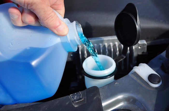 how much windshield washer fluid does a car hold