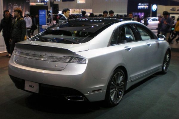 5 Common Lincoln MKZ Panoramic Roof Problems (Explained)