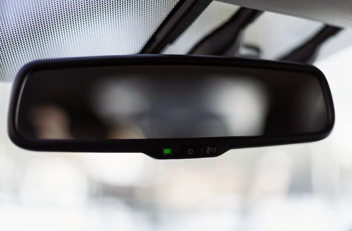 are auto dimming mirrors worth it