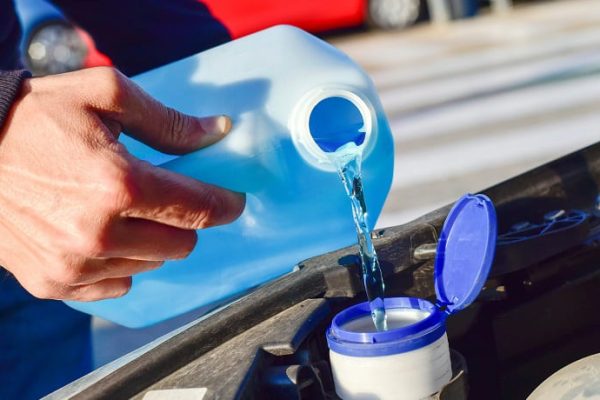 Does Windshield Washer Fluid Evaporate? (Explained)