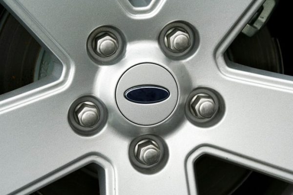 Can You Paint Lug Nuts? (Solved)