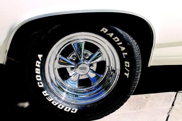 How To Clean White Letter Tires? (Helpful Tips)