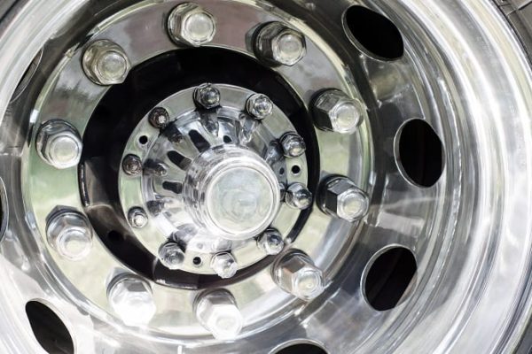 Can You Clear Coat Polished Aluminum? (Explained)