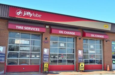 Do You Tip At Jiffy Lube? (Solved)