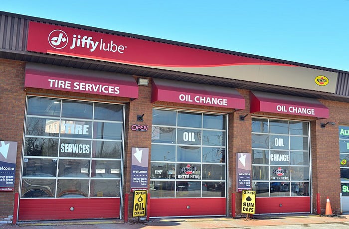 do you tip at Jiffy Lube