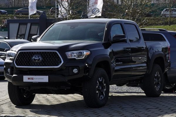6 Tacoma Leveling Kit Problems (Explained)