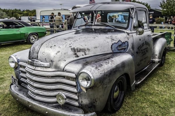 Can You Spray Polyester Primer Over Bare Metal? (Solved)