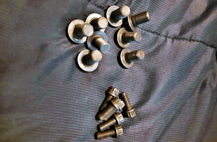 Flywheel bolts