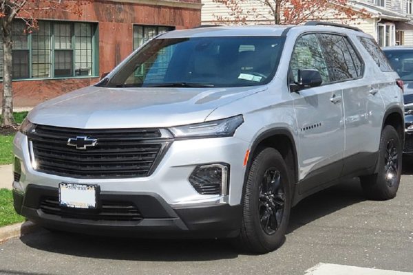 5 Chevy Traverse Headlight Problems (Troubleshooting Guide)