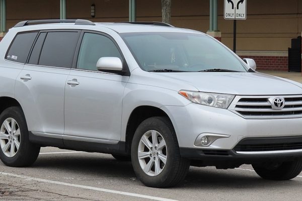 5 Toyota Highlander Gas Cap Problems (Troubleshooting Guide)