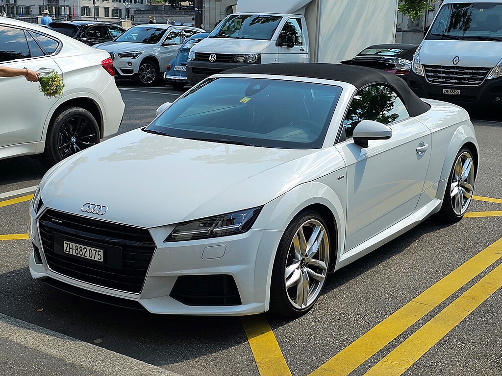 Audi TT Roadster 8S Glacier White Metallic