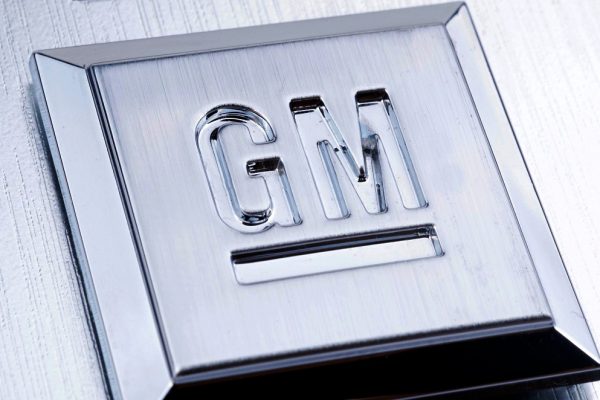 GM Dropping Apple CarPlay & Android Auto: What It Means for Drivers