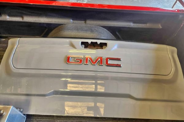 GMC MultiPro Tailgate Problems: What Owners Weren’t Warned About