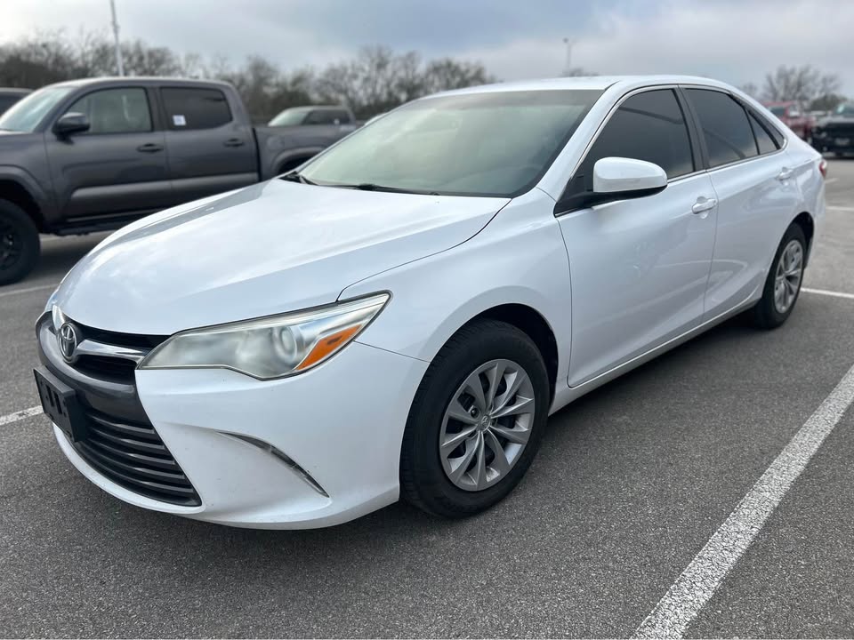 2017 Toyota camry LE Sedan 4D