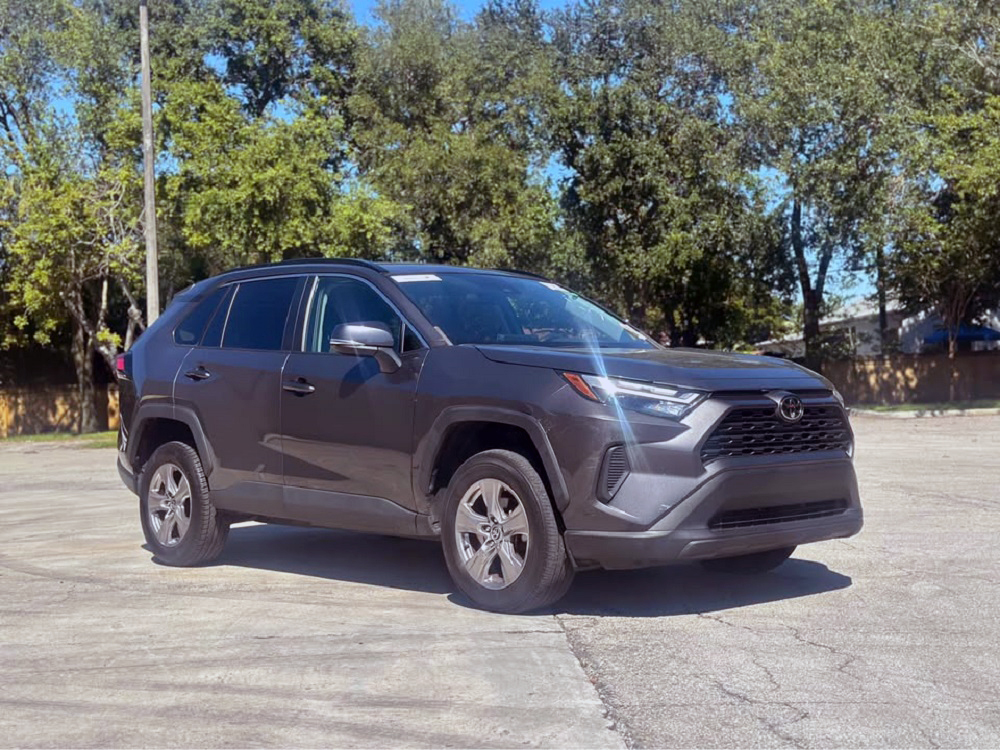 2020 Toyota RAV4 XLE Sport Utility 4D
