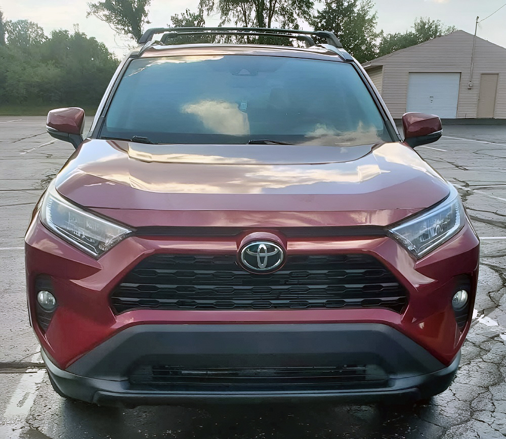2020 Toyota RAV4 XLE Sport Utility 4D