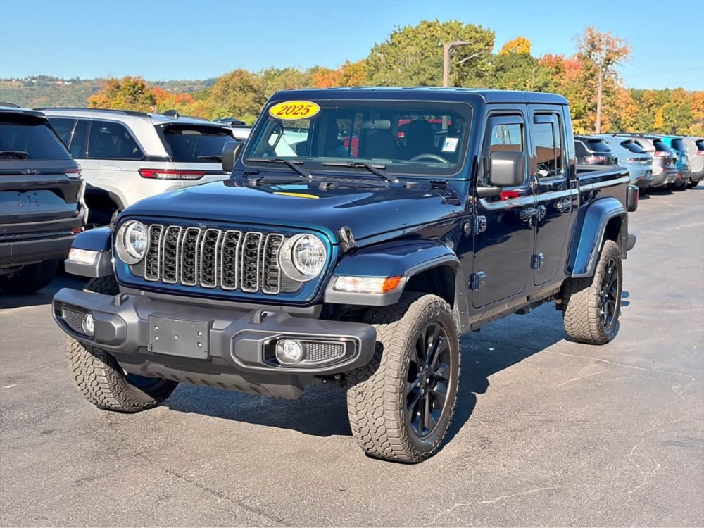 2025 Jeep Gladiator Sport Pickup 4D 5 ft