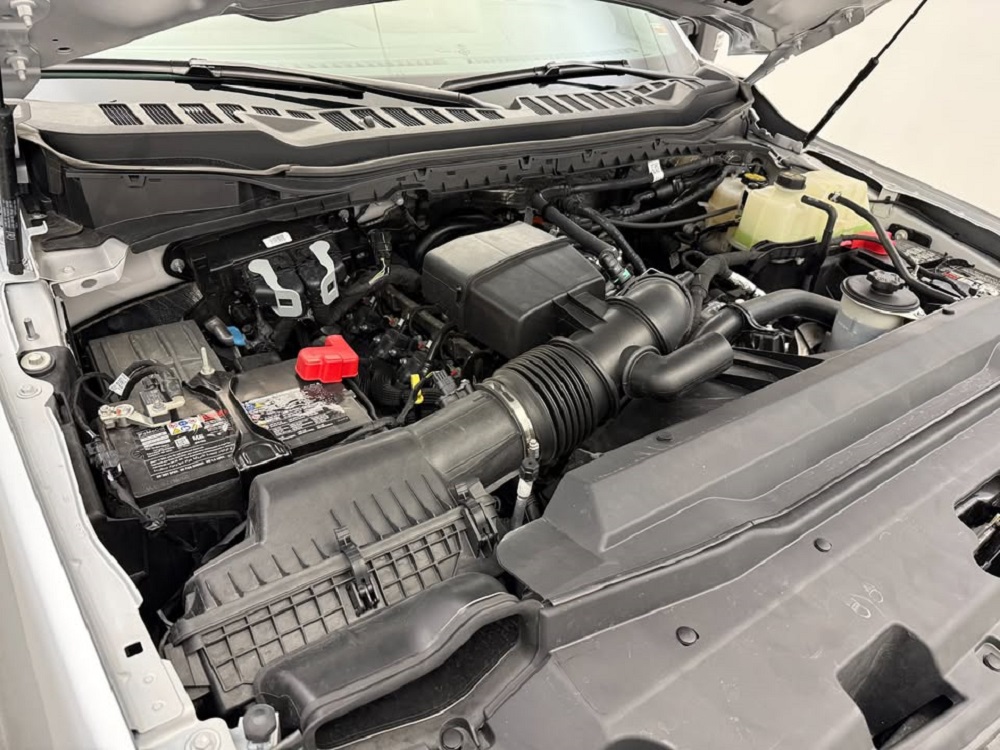 2023 Ford F-350 Super Duty XLT (7.3L gas)