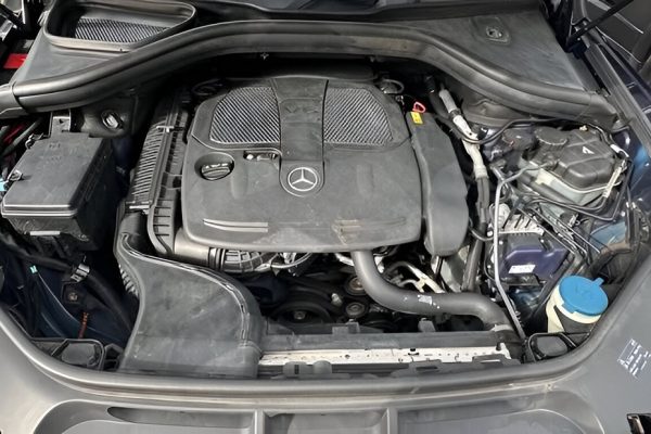 Mercedes 3.0 V6 Diesel Engine Problems: OM642 Valley Leaks, BlueTEC No-Starts & Timing Chain Wear