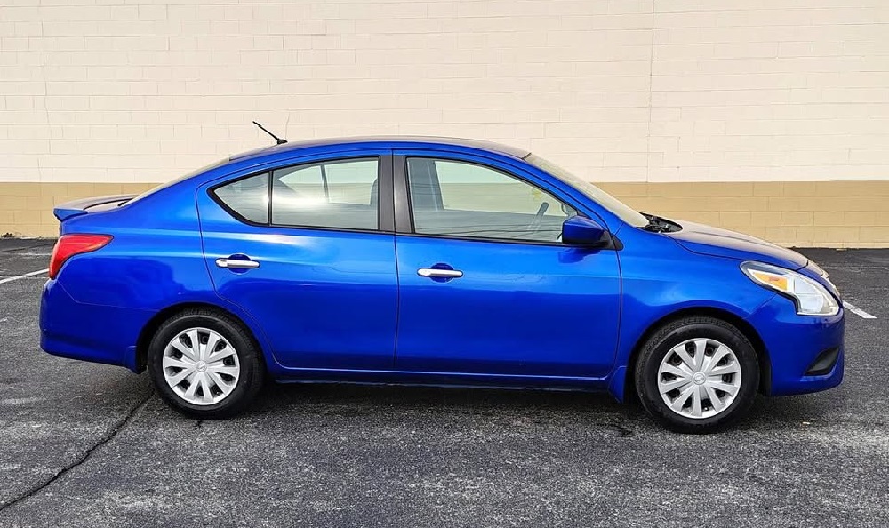 2015 Nissan Versa SV Sedan