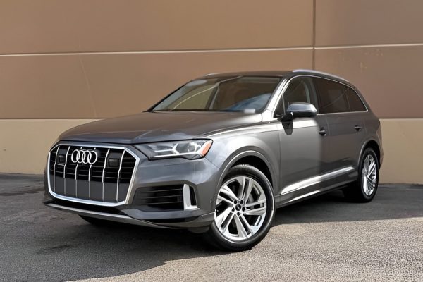 Audi Q7 Tow Package: 7,700-Lb Rating, 770-Lb Tongue & What Changes