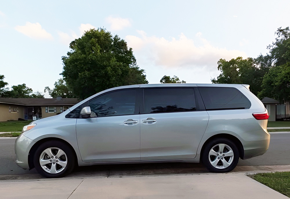 2016 Toyota Sienna LE Minivan